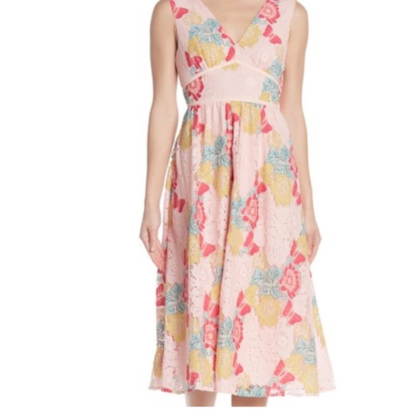 NSR Maria V Neck Lace Midi Floral Pink Dress NWT NEW Large 🥰 ⭐️ - Picture 1 of 4